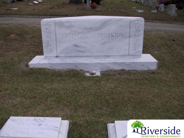 Family Monument Photo