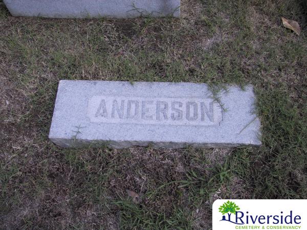 Family Monument Photo