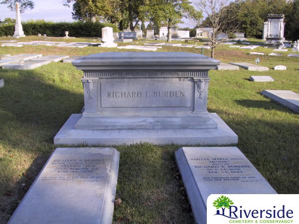 Family Monument Photo