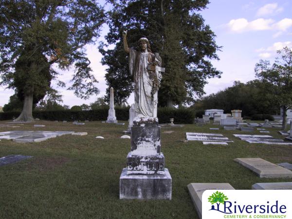 Family Monument Photo