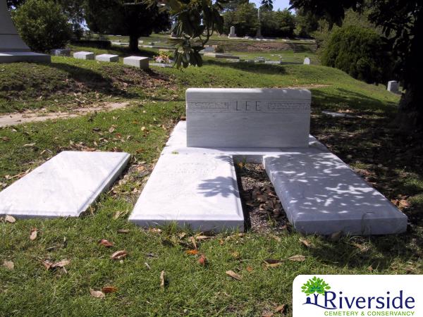 Family Monument Photo