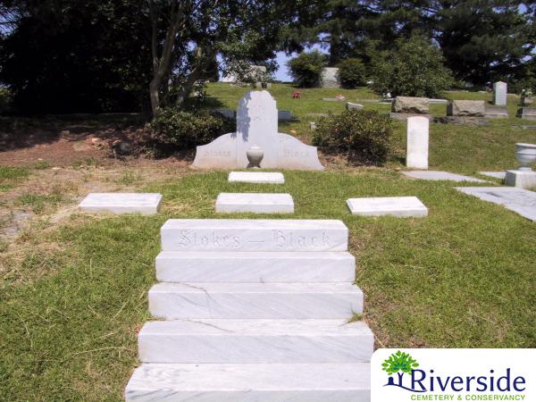 Family Monument Photo