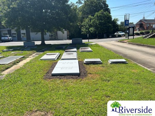 Family Monument Photo