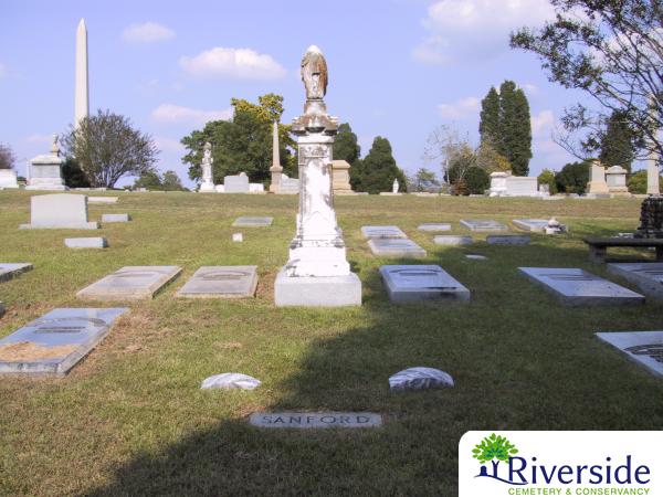 Family Monument Photo