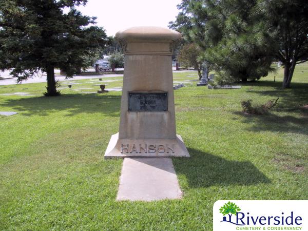 Family Monument Photo