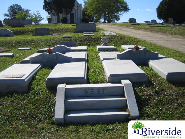 Family Monument Photo