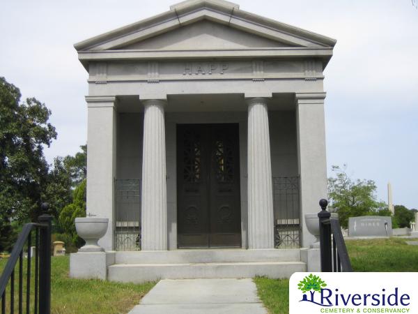 Family Monument Photo