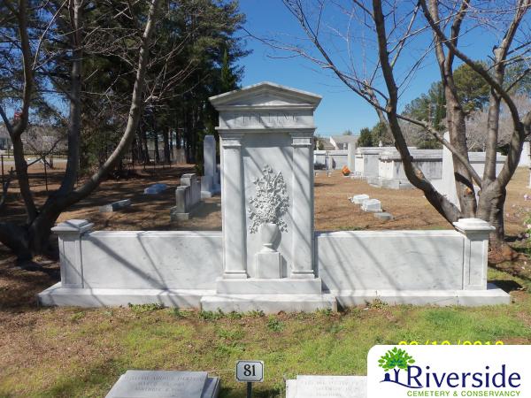 Family Monument Photo