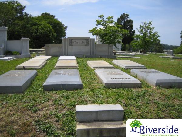 Family Monument Photo