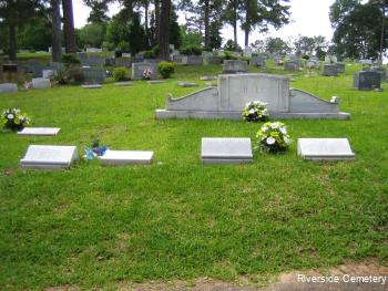 Family Monument Photo