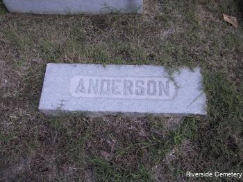 Family Monument Photo