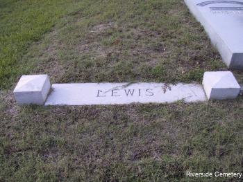 Family Monument Photo