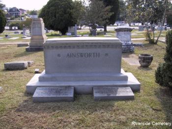 Family Monument Photo