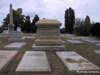 Family Monument Photo