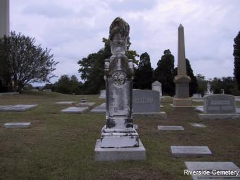 Family Monument Photo