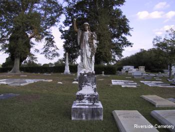 Family Monument Photo