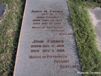Family Monument Photo