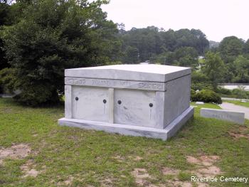 Family Monument Photo