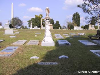 Family Monument Photo