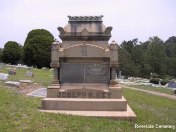 Family Monument Photo