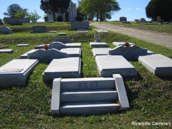 Family Monument Photo