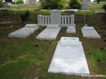 Family Monument Photo
