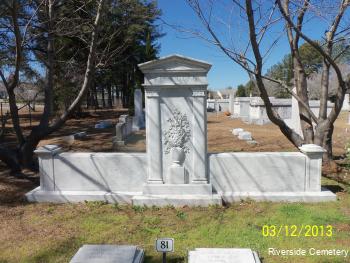 Family Monument Photo