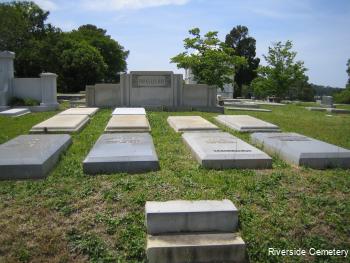 Family Monument Photo