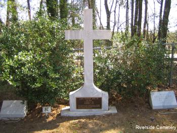 Family Monument Photo